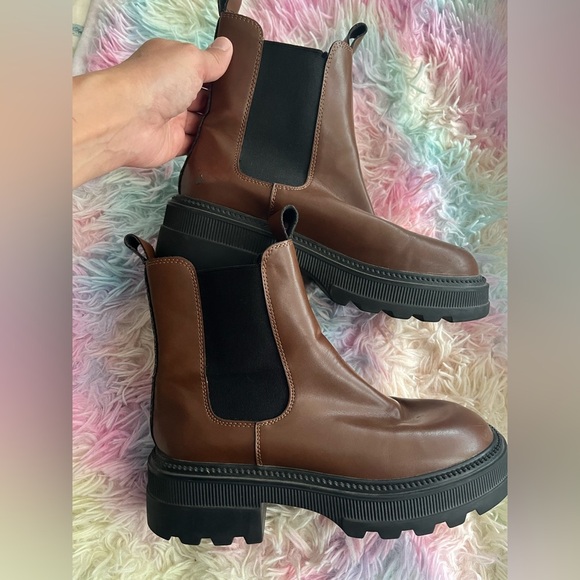 Daphne brown boots- Size 6.5 - Picture 7 of 12